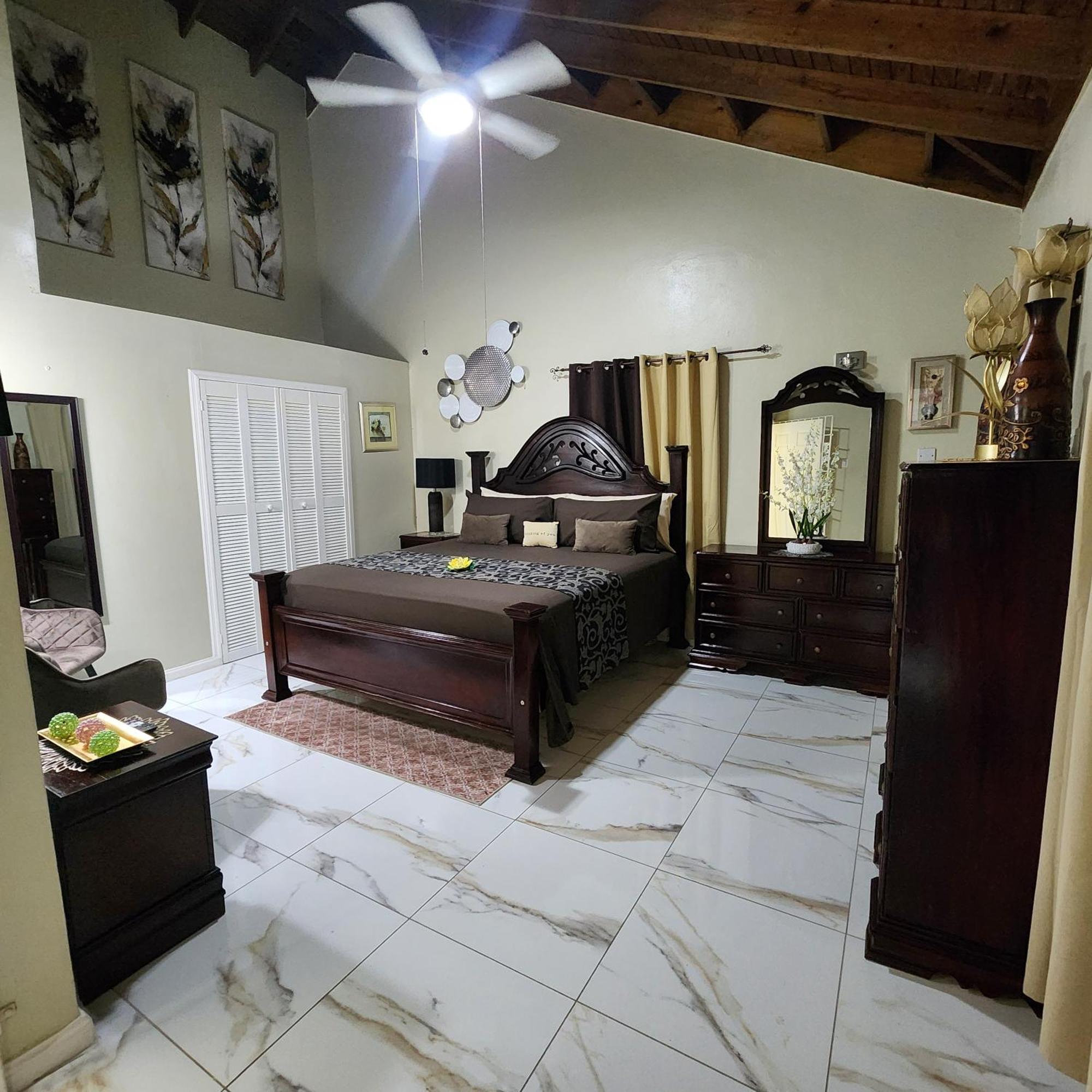 Spacious Luxury 3 Bed Rooms In Kingston Exteriör bild