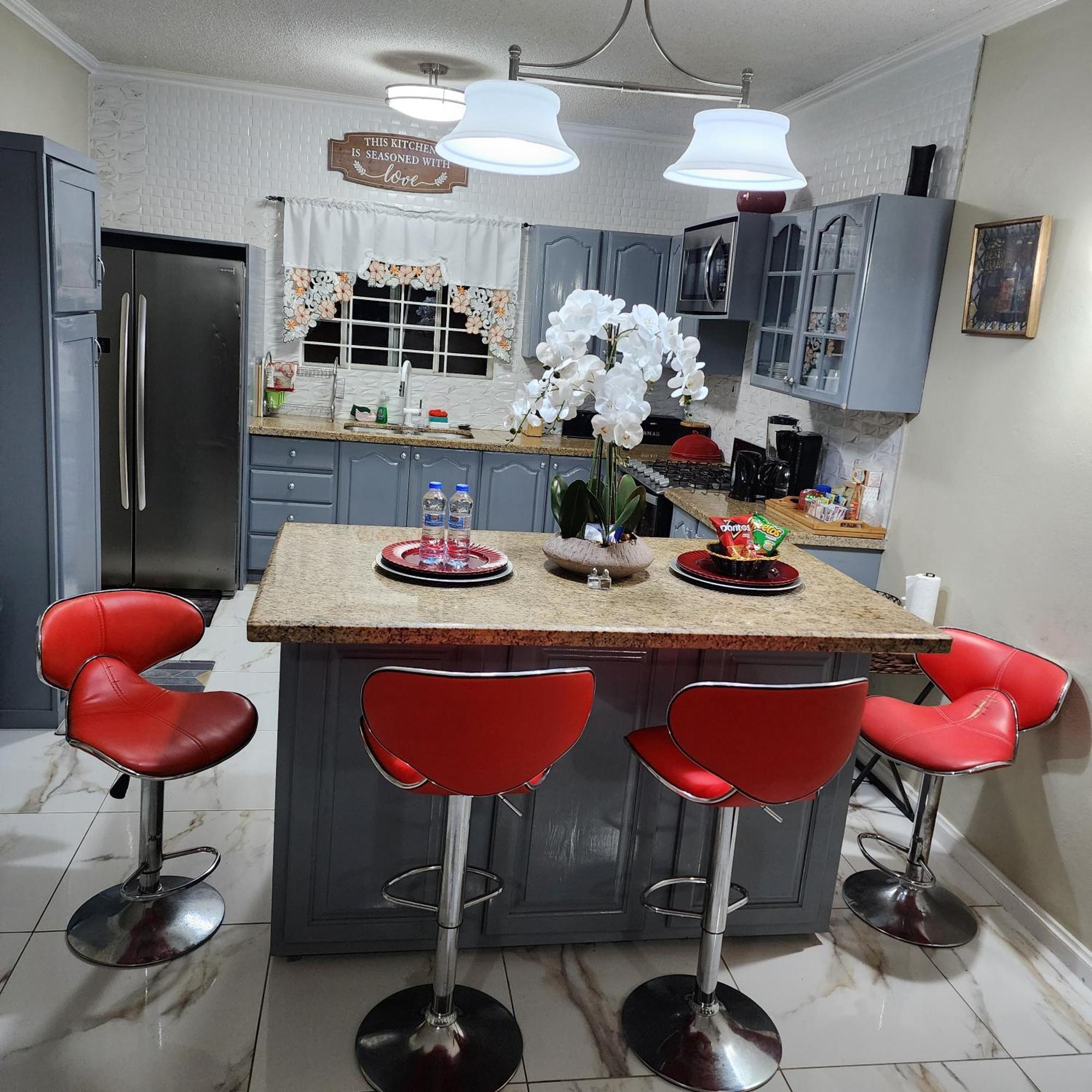 Spacious Luxury 3 Bed Rooms In Kingston Exteriör bild