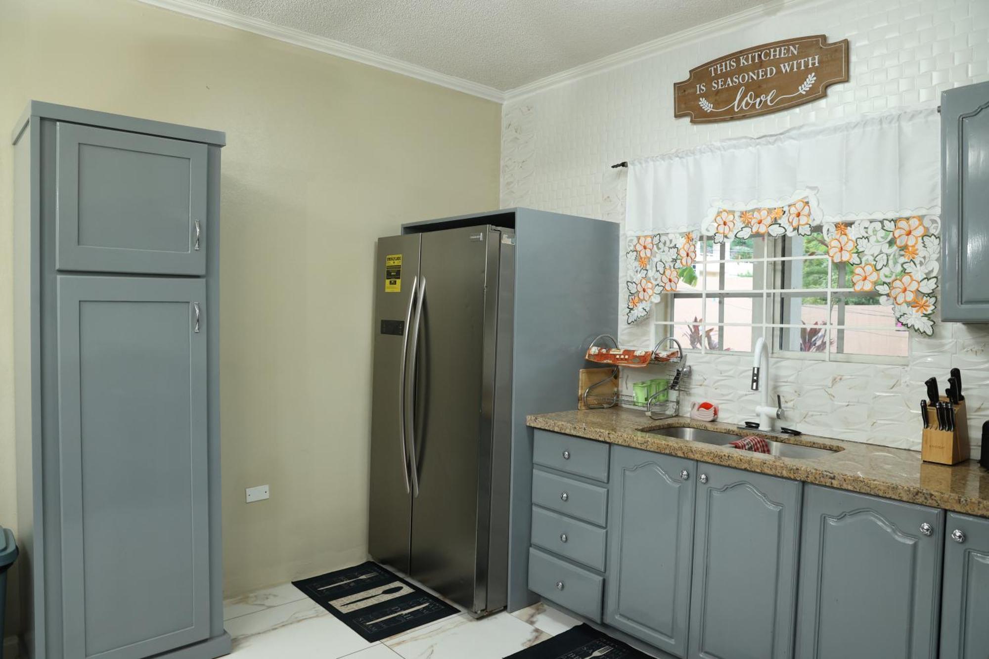 Spacious Luxury 3 Bed Rooms In Kingston Exteriör bild